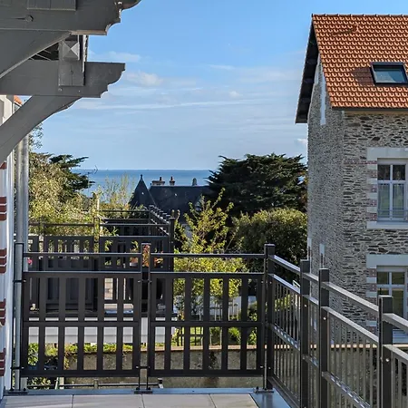 Appartement Lumineux Avec Balcon & Apercu Mer
