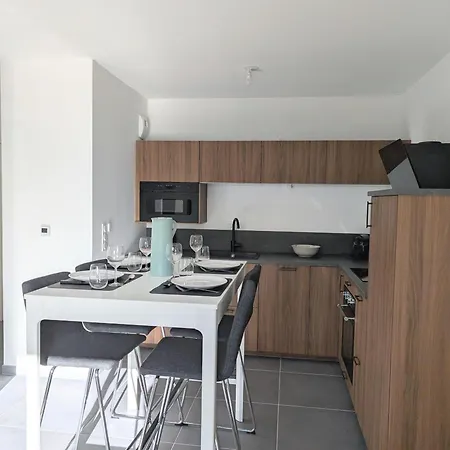Appartement Lumineux Avec Balcon & Apercu Mer Apartment