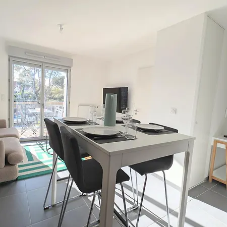 Apartment Appartement Lumineux Avec Balcon & Apercu Mer
