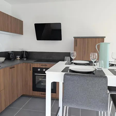 Appartement Lumineux Avec Balcon & Apercu Mer *
